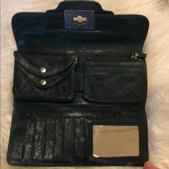 Juicy trifold leather wallet - Picture 3 of 8